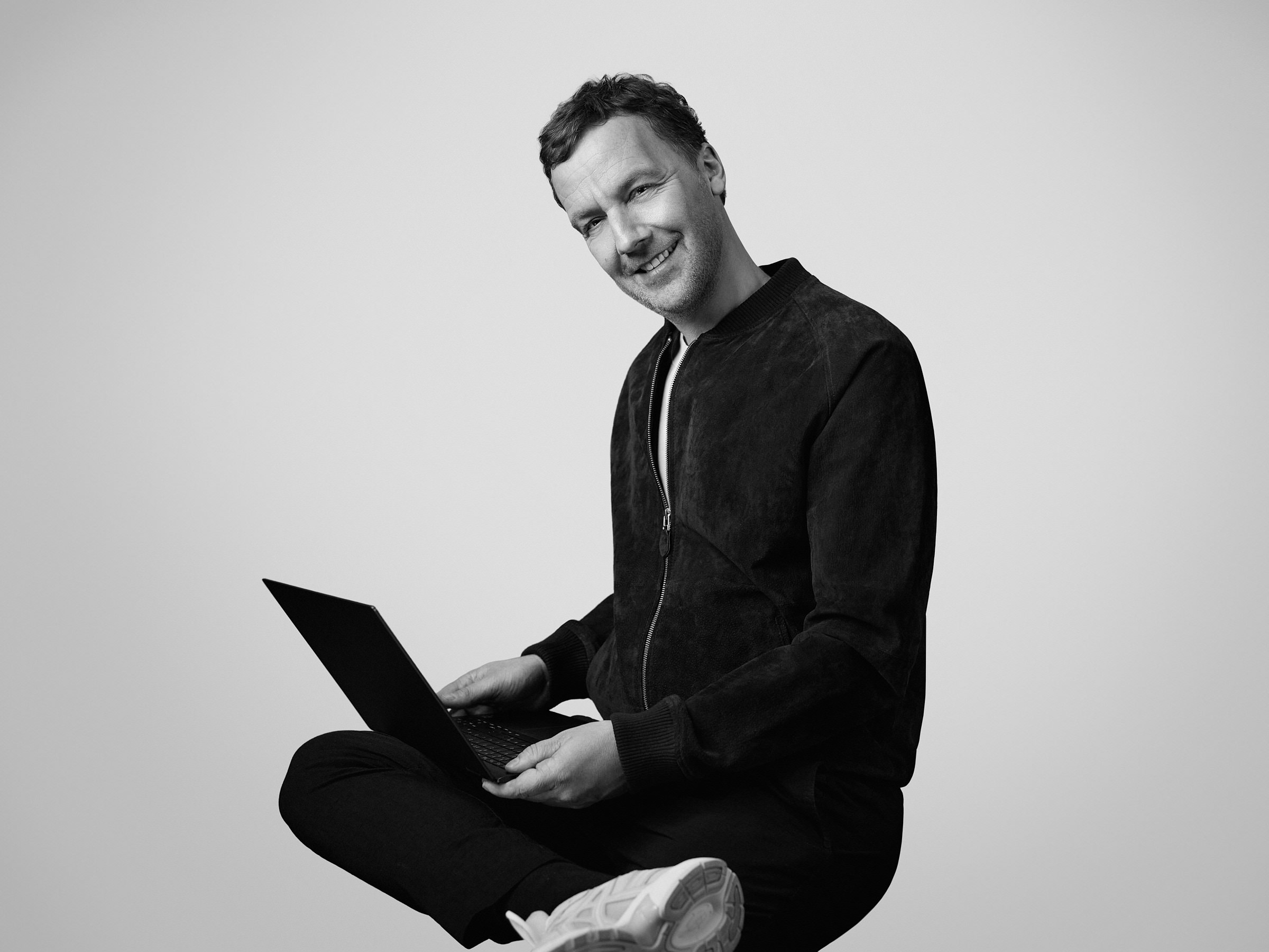 Portrait schwarz-weiß Studio München – Haus SoDa